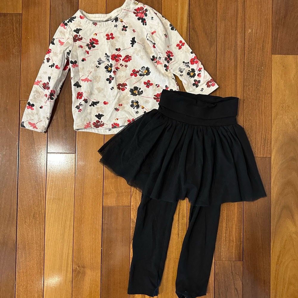 GAP Floral Top and Black Skirted Leggings